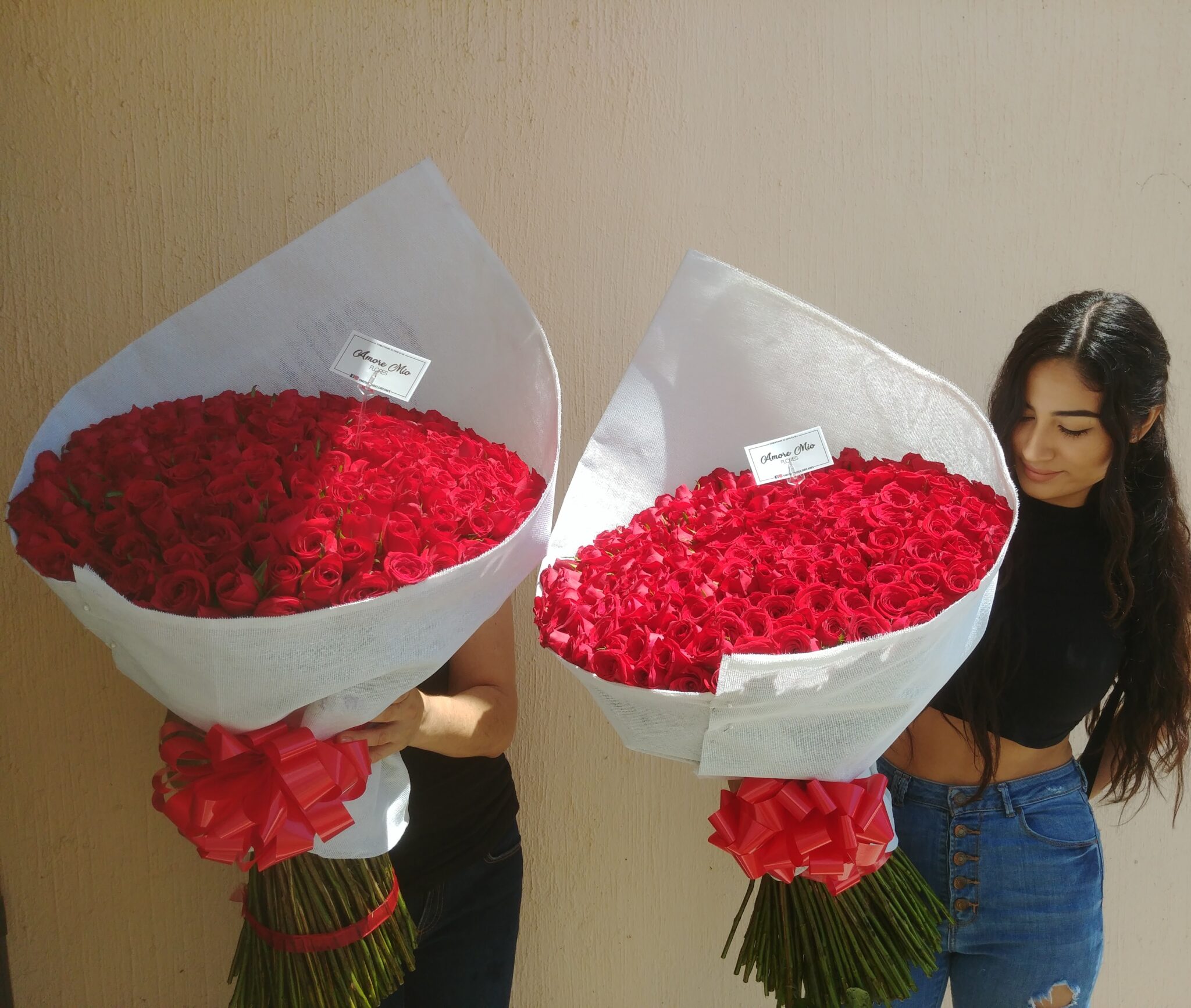 Ramo De 250 Rosas Rojas Con Yute Amore Mio Flores 8344