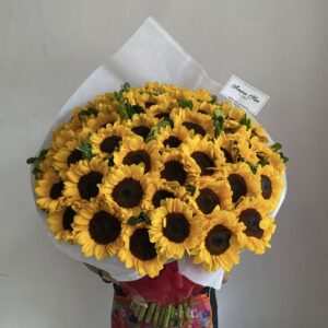 Ramo de 40 girasoles en yute blanco