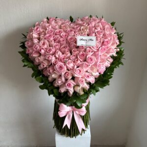 170 rosas en forma de corazón