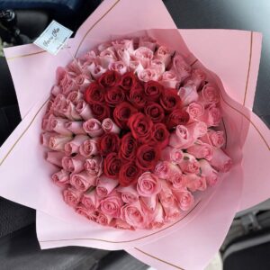 Ramo de 100 rosas con corazón