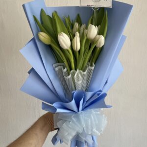 Ramo de 10 tulipanes blancos elegante