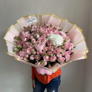 Ramo de 100 rosas y Hortencia