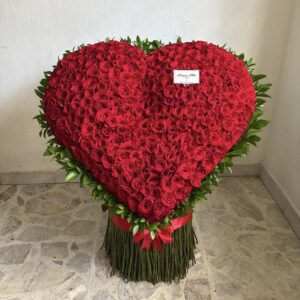 400 rosas rojas en forma de corazón
