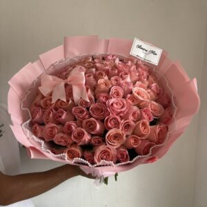 Ramo de 100 rosas hermosas