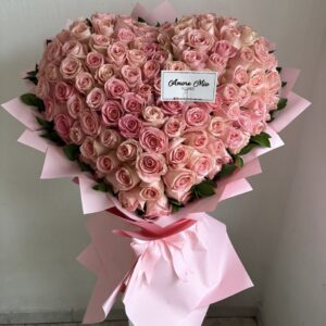 170 rosas en forma de corazón (simula un ramo)