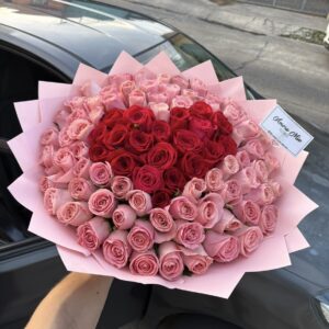 Ramo de 100 rosas con corazón